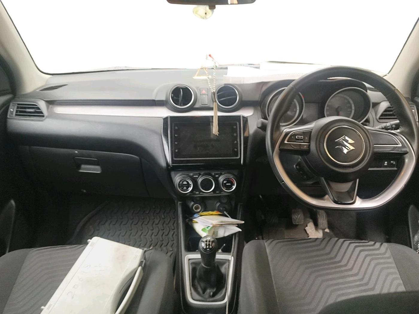 2024 Maruti Swift ZXI, Petrol, Manual, 42,701 km, interior