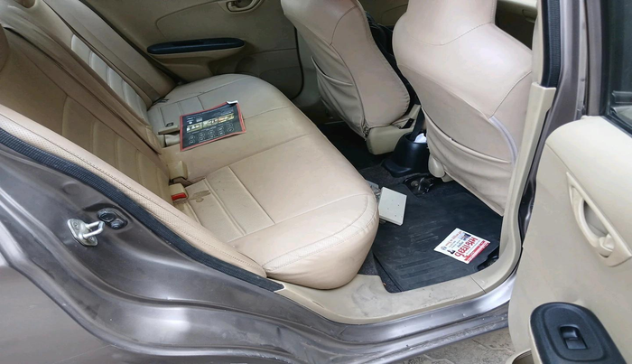 2014 Honda Amaze 1.2L I-VTEC S, Petrol, Manual, 1,41,119 km, interior