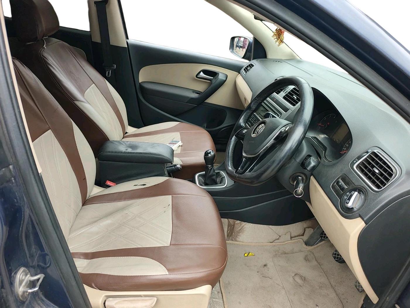 2014 Volkswagen Polo HIGHLINE1.2L, Petrol, Manual, 65,564 km, interior