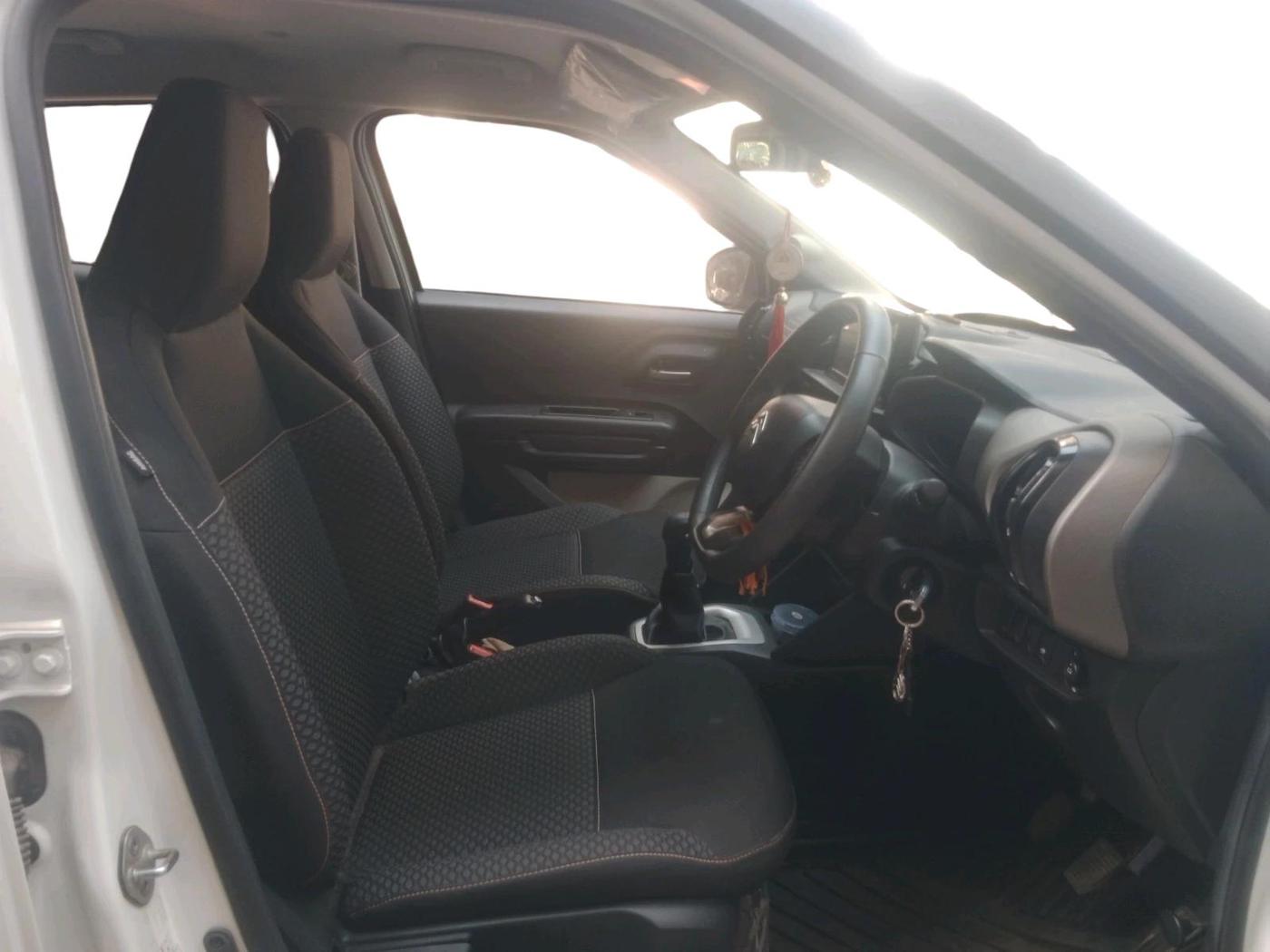 2025 CITROEN C3 SHINE 1.2, Petrol, Manual, 17,947 km, interior
