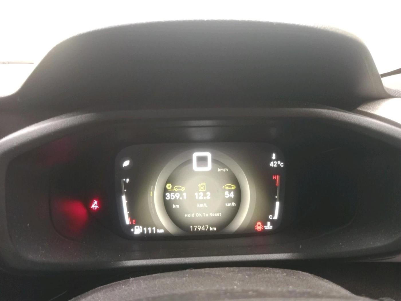 2025 CITROEN C3 SHINE 1.2, Petrol, Manual, 17,947 km, interior
