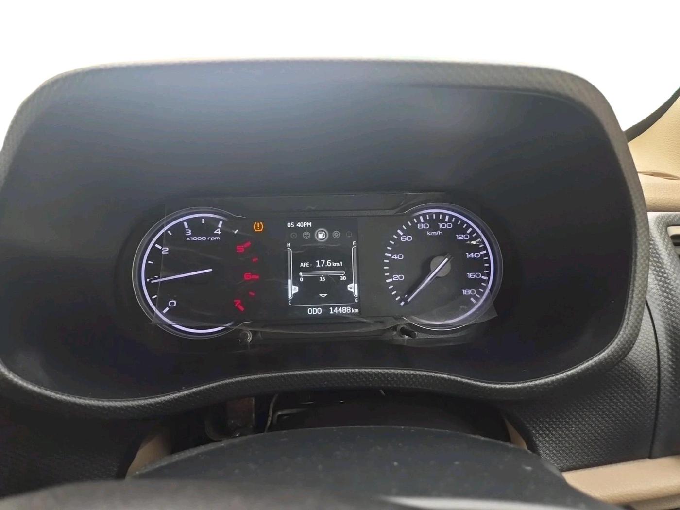 2023 Mahindra BOLERO NEO N 8, Diesel, Manual, 14,488 km, interior