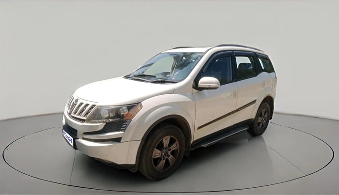 2015 Mahindra XUV500 W8, Diesel, Manual, 1,12,050 km, exterior