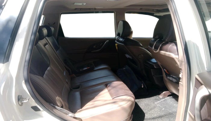 2015 Mahindra XUV500 W8, Diesel, Manual, 1,12,050 km, interior