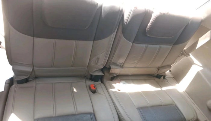 2015 Mahindra XUV500 W8, Diesel, Manual, 1,12,050 km, interior