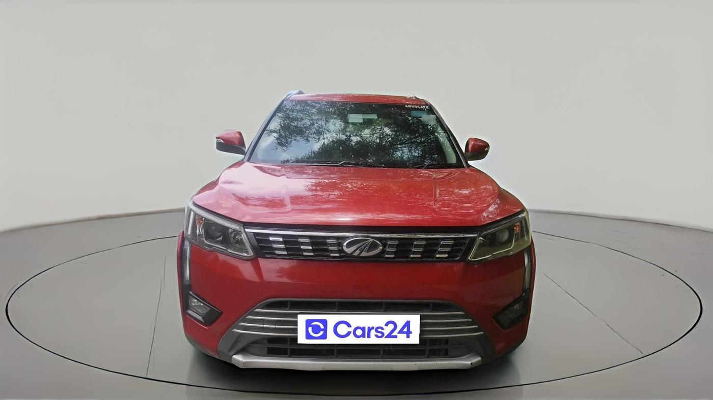 2021 Mahindra XUV300 W8 (O) 1.5 DIESEL AMT, Diesel, Automatic, 1,24,997 km, exterior