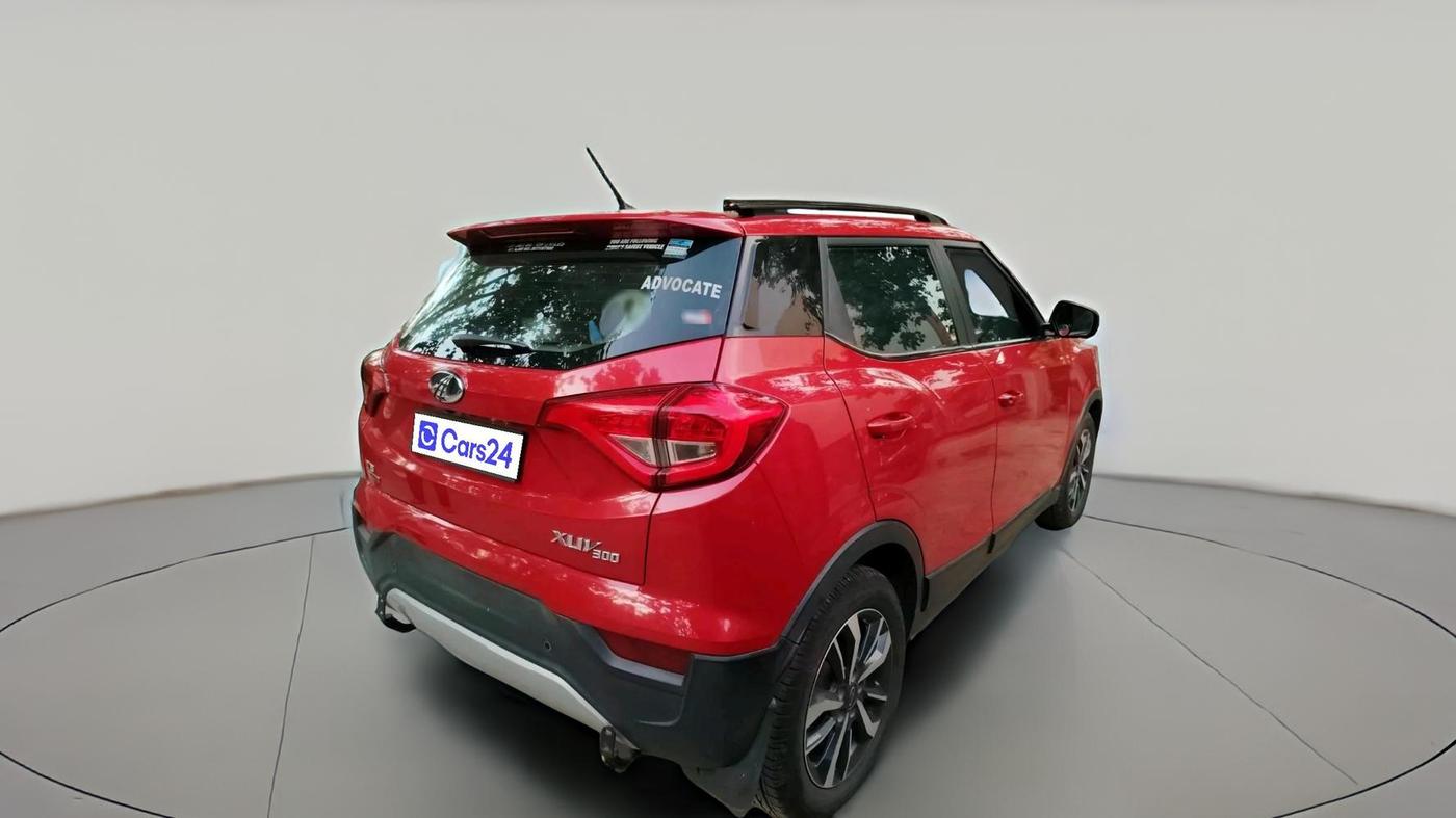 2021 Mahindra XUV300 W8 (O) 1.5 DIESEL AMT, Diesel, Automatic, 1,24,997 km, exterior