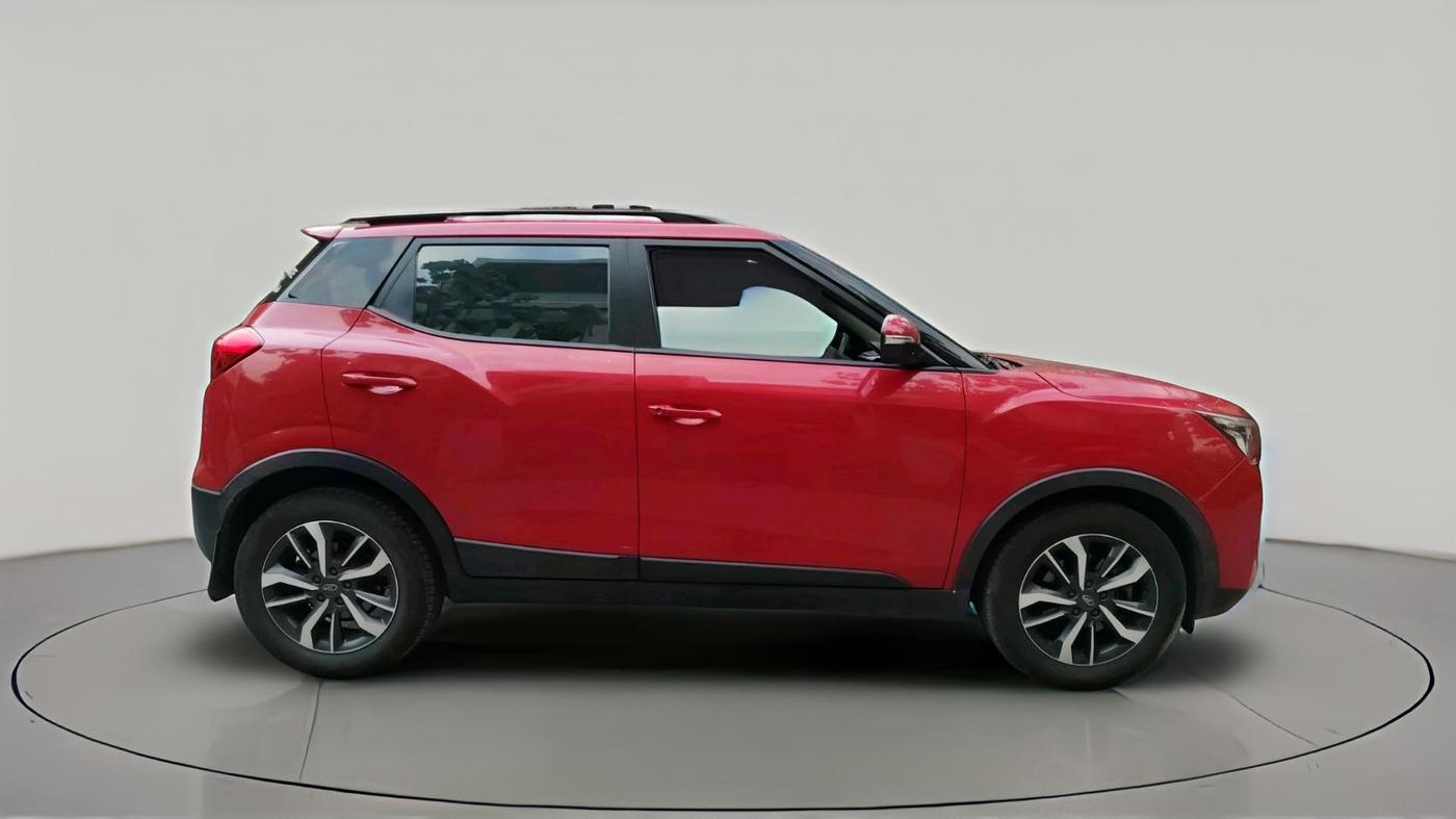 2021 Mahindra XUV300 W8 (O) 1.5 DIESEL AMT, Diesel, Automatic, 1,24,997 km, exterior