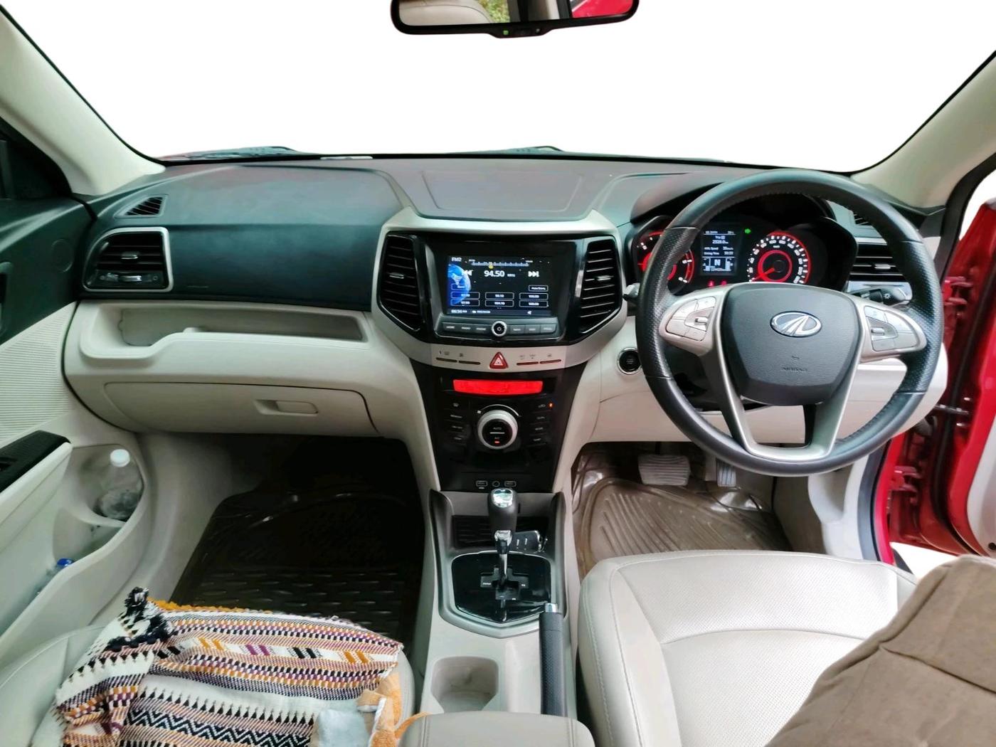 2021 Mahindra XUV300 W8 (O) 1.5 DIESEL AMT, Diesel, Automatic, 1,24,997 km, interior