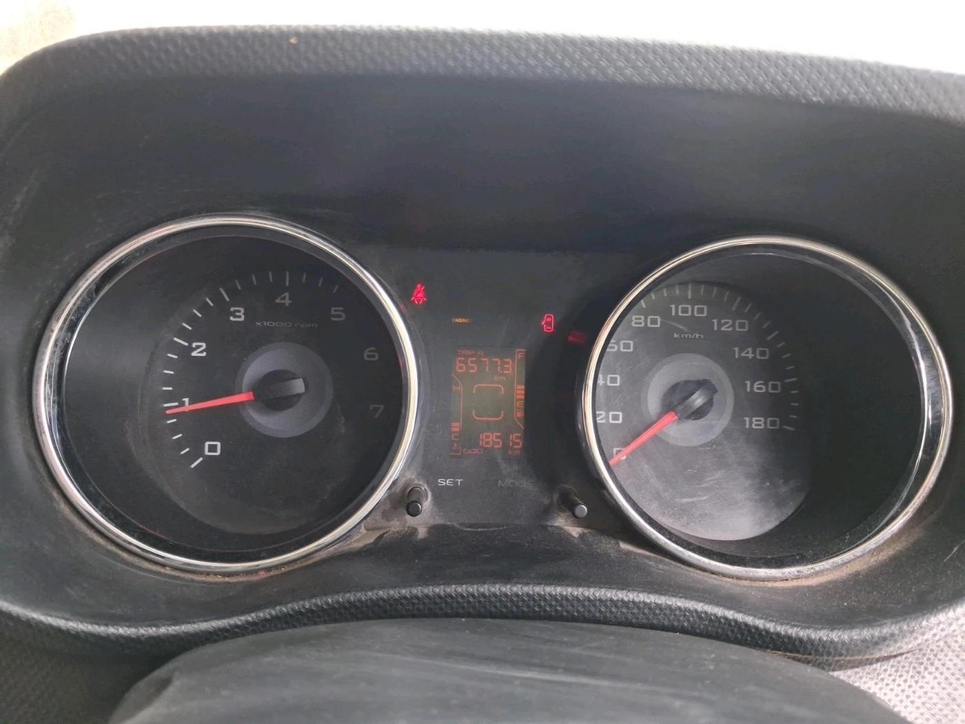 2017 Mahindra TUV300 T8, Diesel, Manual, 18,515 km, interior