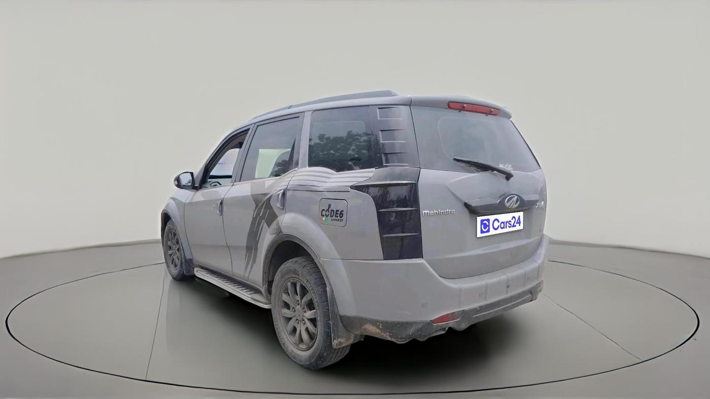 2017 Mahindra XUV500 W10, Diesel, Manual, 1,17,190 km, exterior