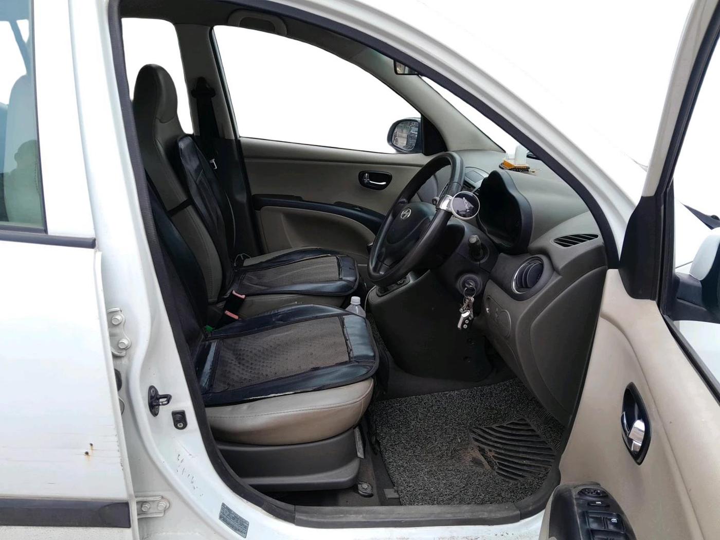 2012 Hyundai i10 MAGNA 1.2, Petrol, Manual, 85,326 km, interior