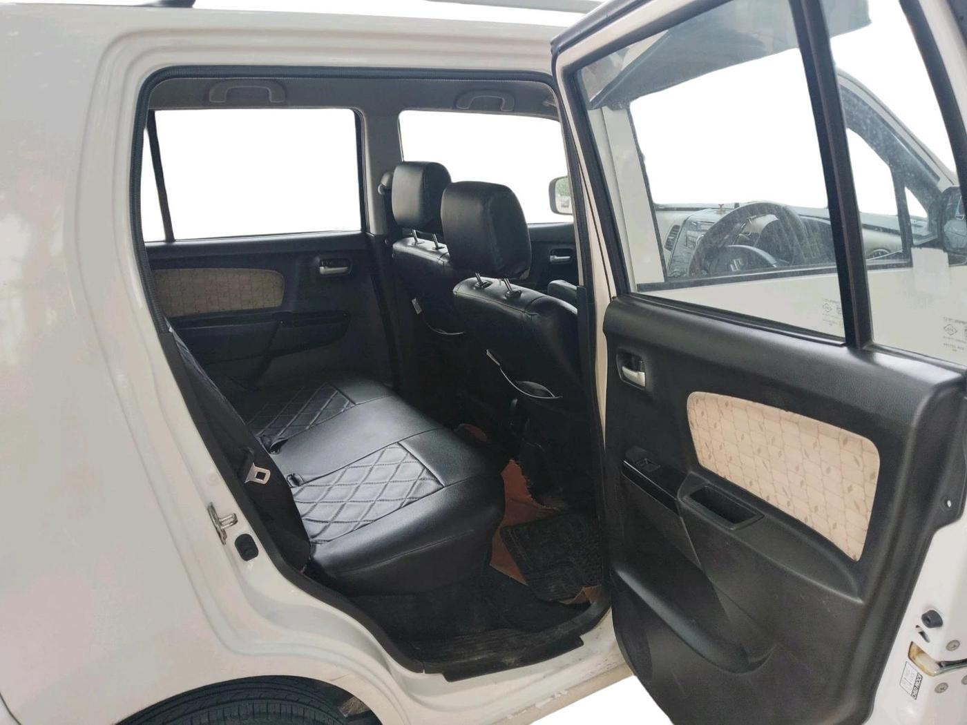 2017 Maruti Wagon R 1.0 VXI, CNG, Manual, 65,778 km, interior