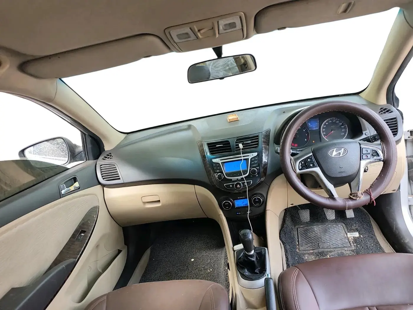 2011 Hyundai Verna FLUIDIC 1.6 VTVT EX, Petrol, Manual, 73,859 km, interior