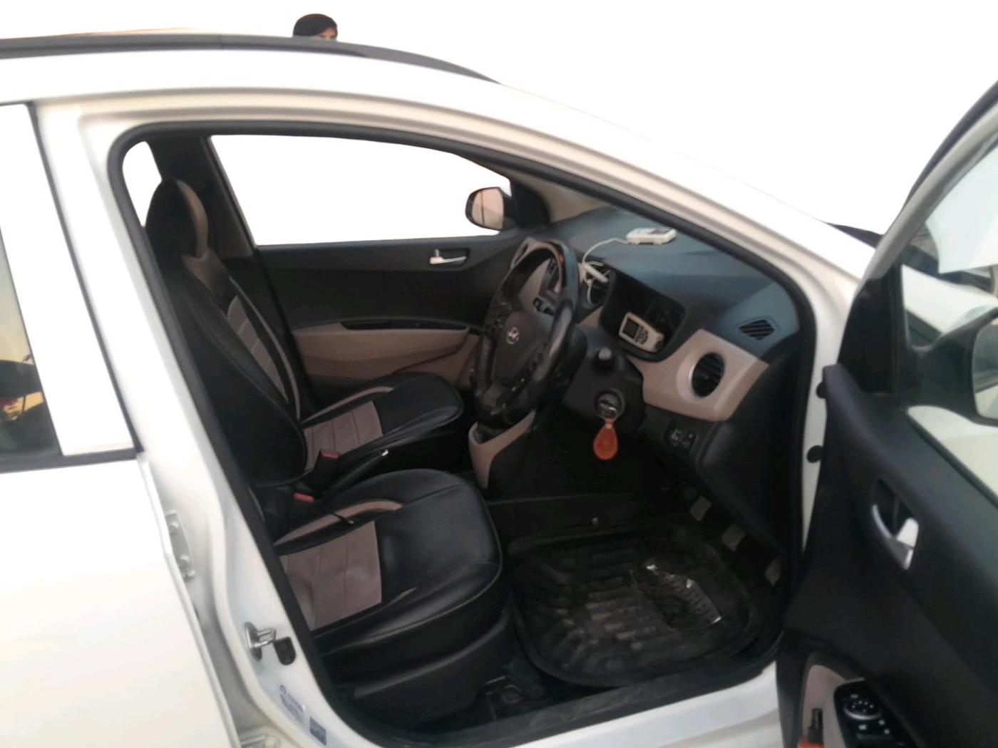 2019 Hyundai Grand i10 SPORTZ 1.2 KAPPA VTVT, CNG, Manual, 93,054 km, interior