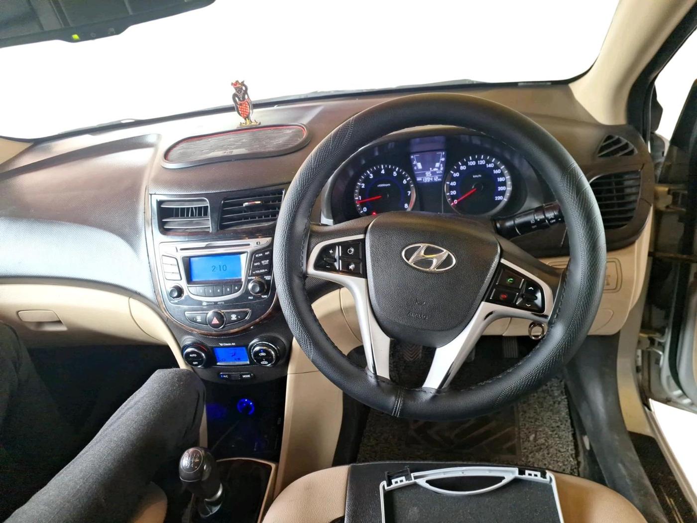 2014 Hyundai Verna FLUIDIC 1.6 VTVT SX, Petrol, Manual, 1,39,476 km, interior