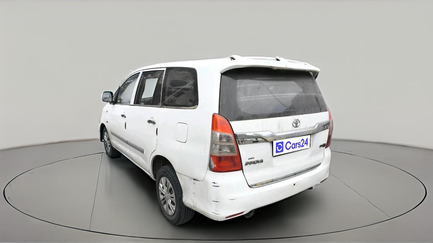2012 Toyota Innova 2.5 G 8 STR, Diesel, Manual, 1,62,612 km, exterior