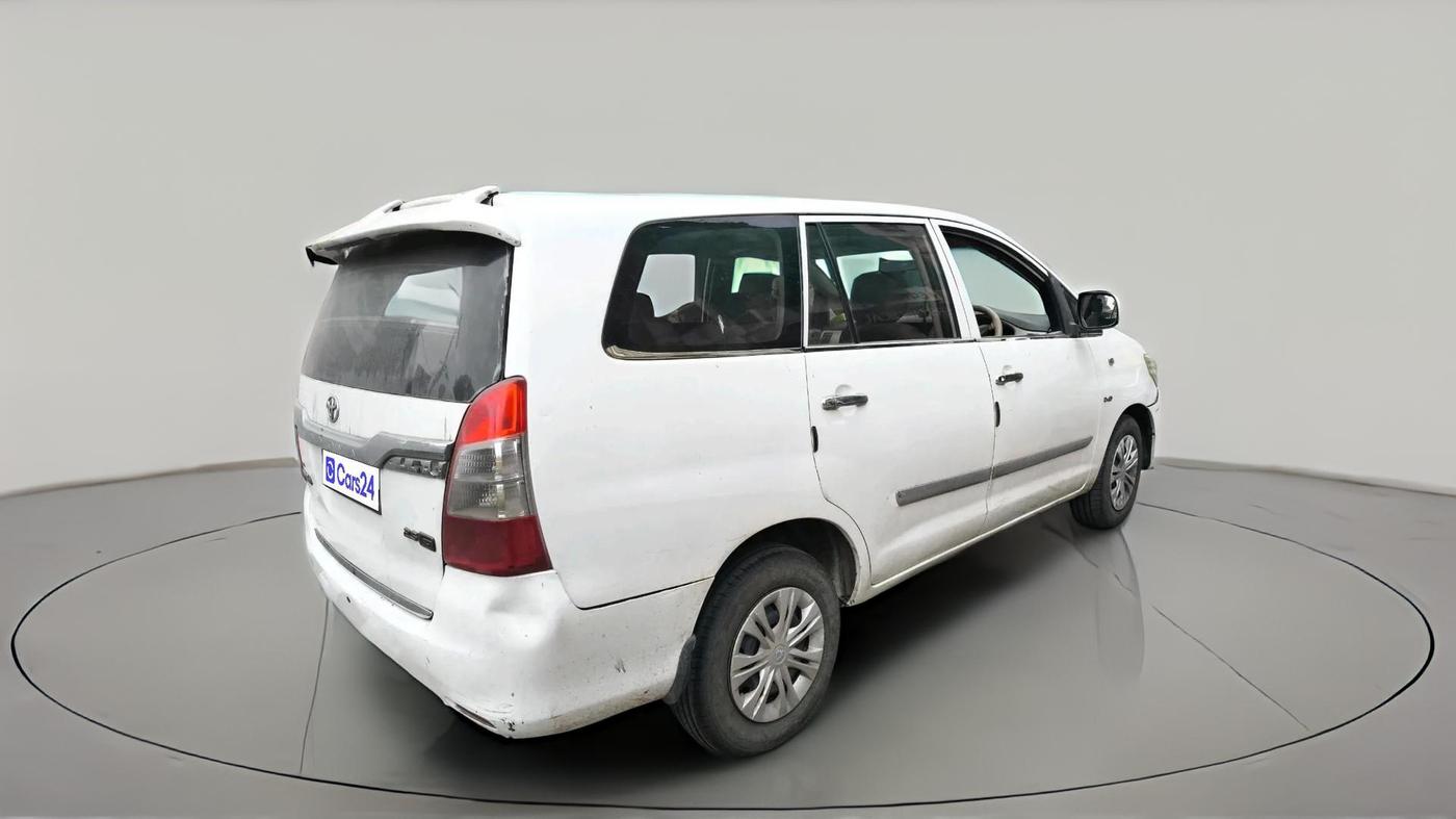 2012 Toyota Innova 2.5 G 8 STR, Diesel, Manual, 1,62,612 km, exterior