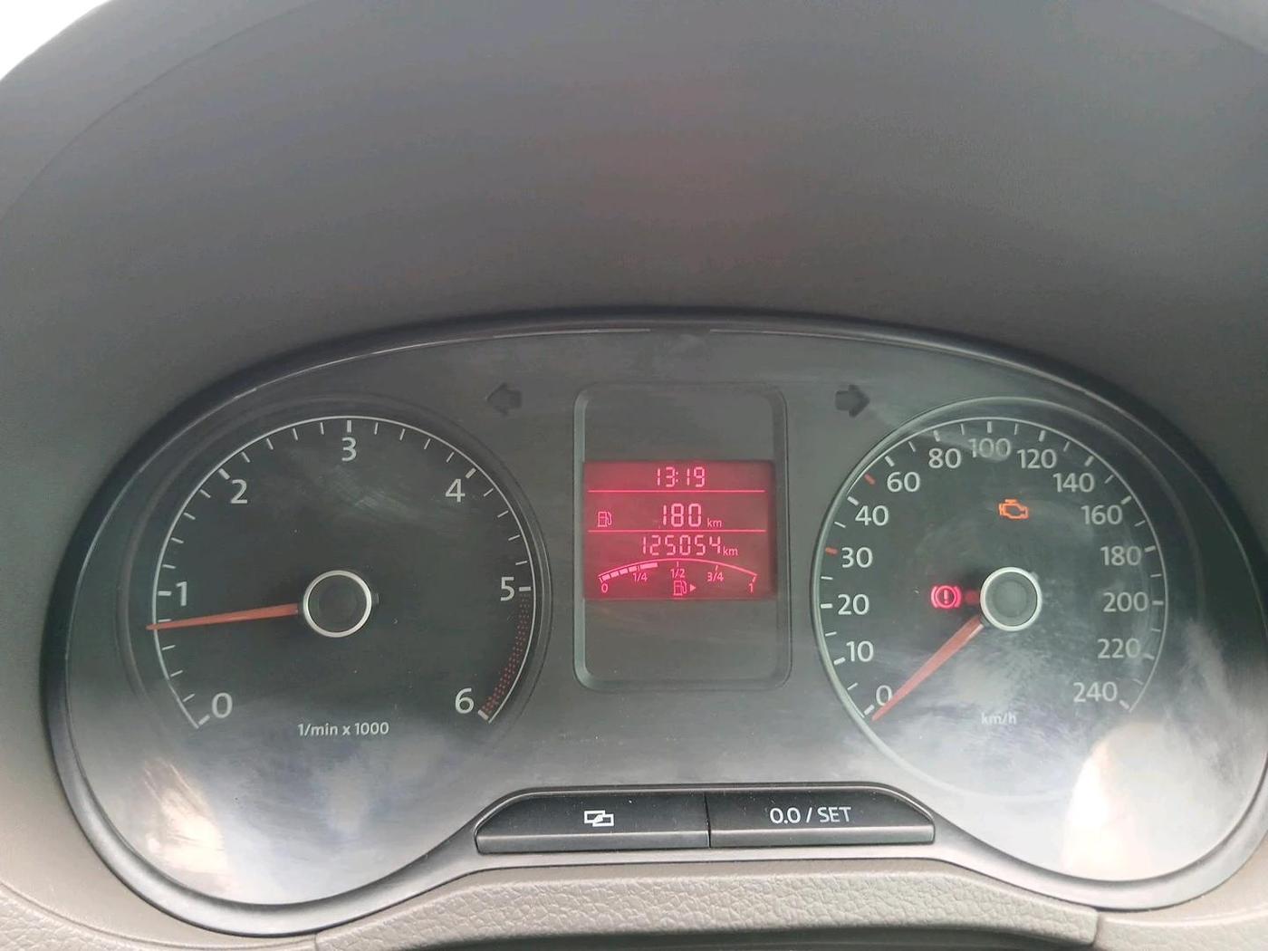 2011 Volkswagen Vento HIGHLINE DIESEL 1.6, Diesel, Manual, 1,25,054 km, interior