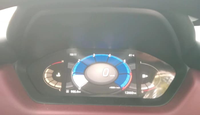 2023 Nissan MAGNITE XV RED EDITION, CNG, Manual, 12,660 km, interior