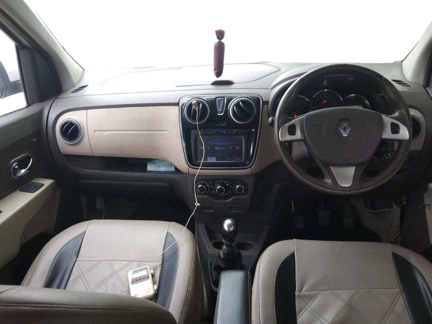 2015 Renault Lodgy 110 PS RXZ STEPWAY 7 STR, Diesel, Manual, 69,541 km, interior