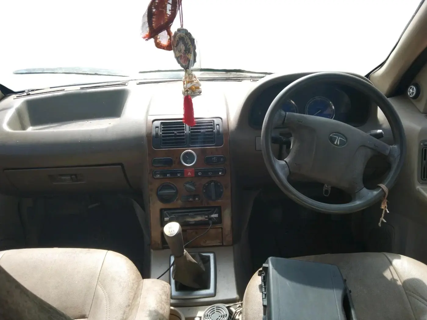 2012 Tata Safari 4X2 LX DICOR, Diesel, Manual, 2,00,000 km, interior