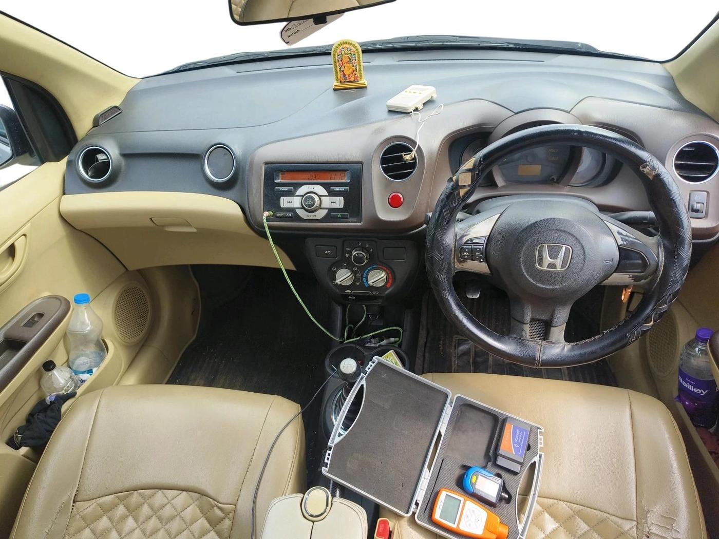 2013 Honda Amaze 1.5L I-DTEC S, Diesel, Manual, 1,43,882 km, interior