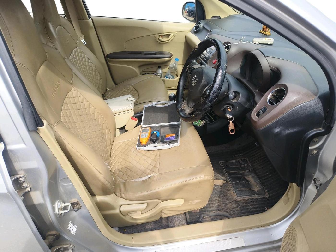 2013 Honda Amaze 1.5L I-DTEC S, Diesel, Manual, 1,43,882 km, interior