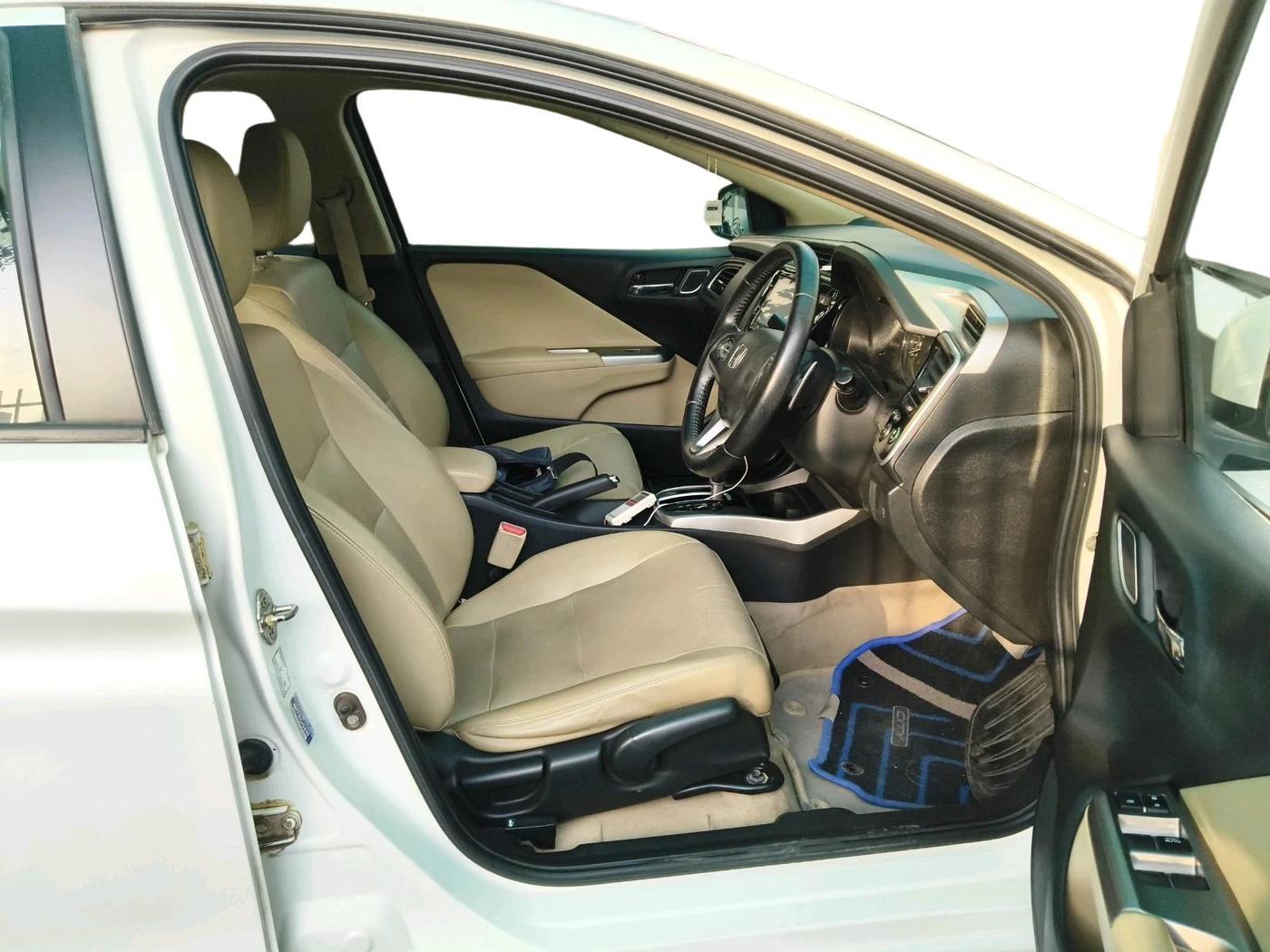 2020 Honda City 1.5L I-VTEC ZX CVT, Petrol, Automatic, 50,568 km, interior
