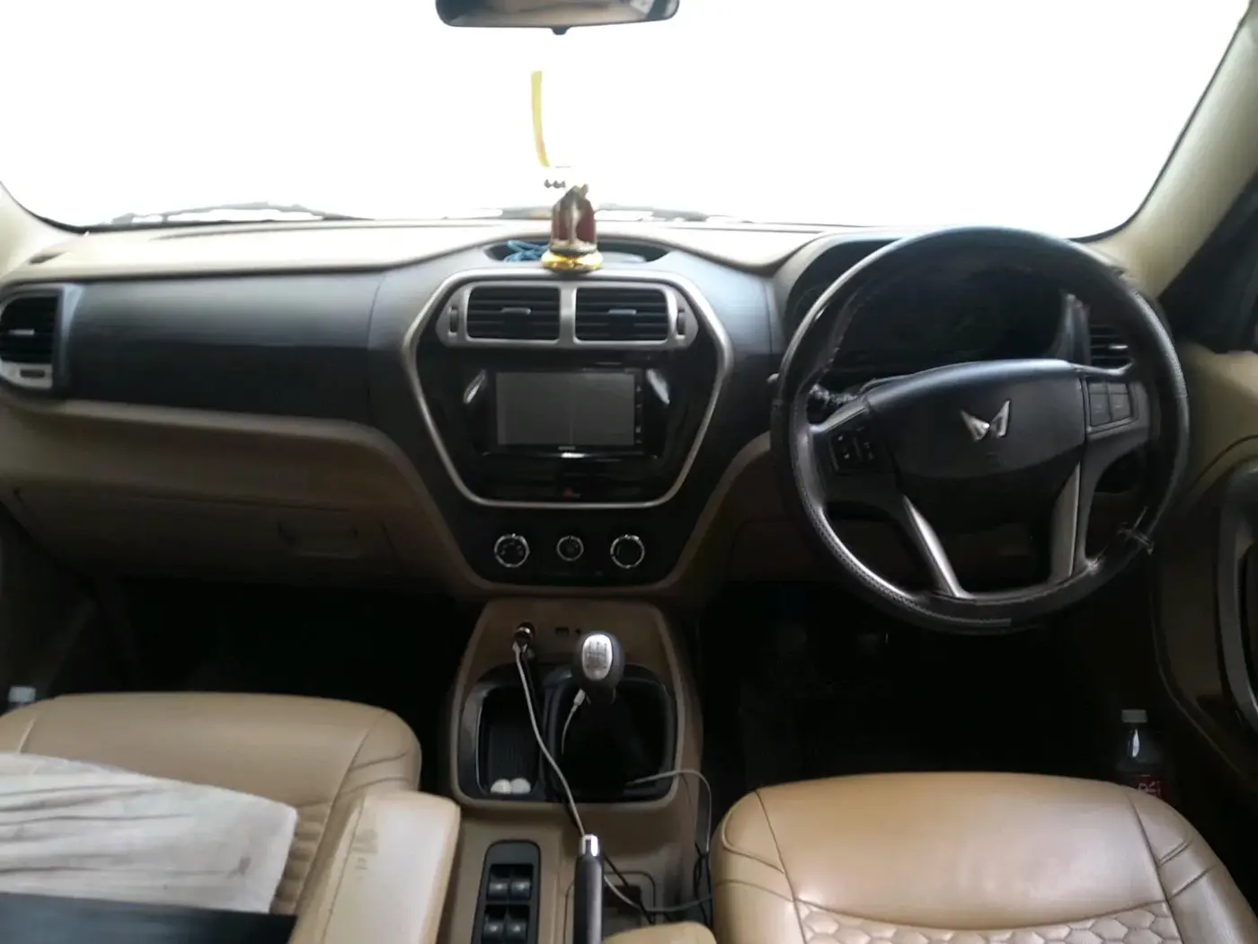 2023 Mahindra BOLERO NEO N10 R, Diesel, Manual, 1,00,403 km, interior