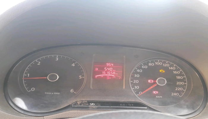 2011 Volkswagen Vento HIGHLINE DIESEL 1.6, Diesel, Manual, 1,61,658 km, interior