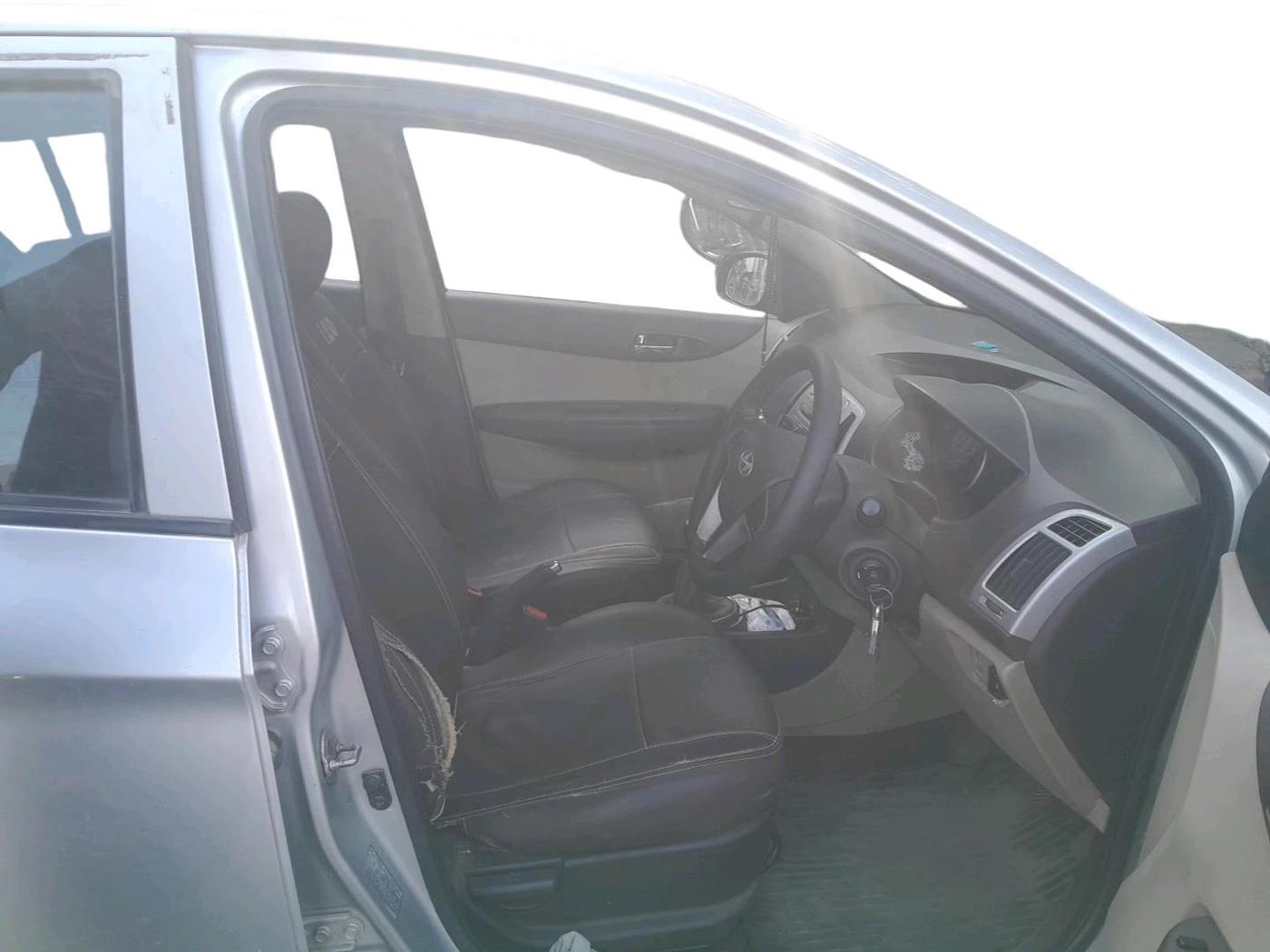 2012 Hyundai i20 SPORTZ 1.2, CNG, Manual, 60,460 km, interior