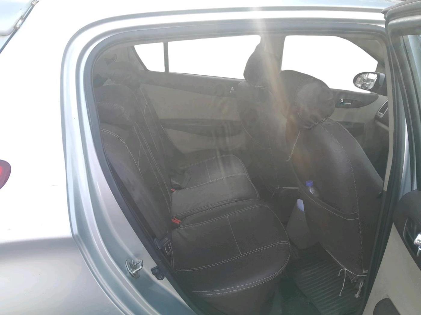 2012 Hyundai i20 SPORTZ 1.2, CNG, Manual, 60,460 km, interior