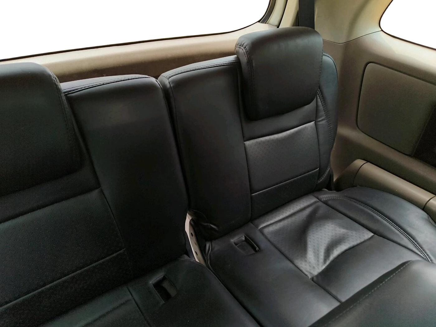 2016 Toyota Innova 2.5 G 8 STR, Diesel, Manual, 1,22,541 km, interior