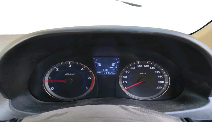 2014 Hyundai Verna FLUIDIC 1.6 CRDI SX, Diesel, Manual, 67,169 km, interior