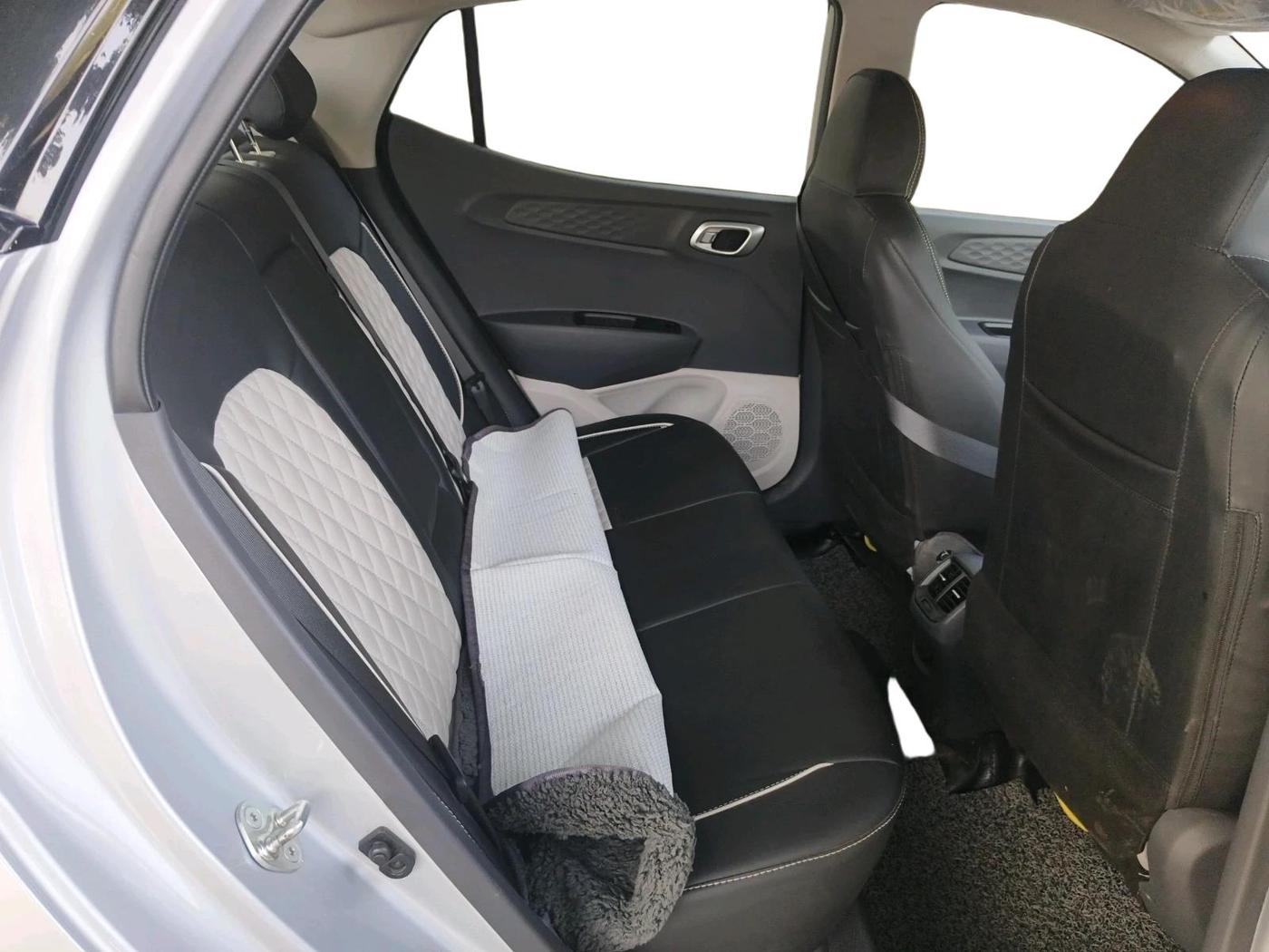 2025 Hyundai AURA SX 1.2 CNG, CNG, Manual, 18,191 km, interior