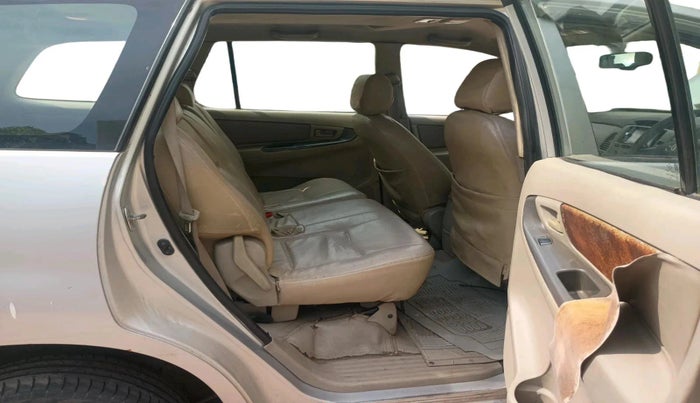 2012 Toyota Innova 2.5 GX 8 STR, Diesel, Manual, 2,78,691 km, interior