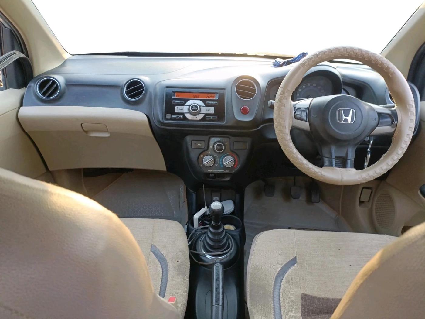 2015 Honda Amaze 1.5L I-DTEC E, Diesel, Manual, 1,37,000 km, interior