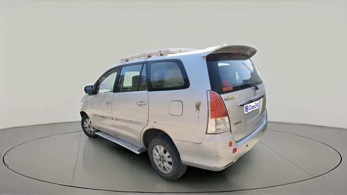2011 Toyota Innova V 2.5 8 STR, Diesel, Manual, 2,25,616 km, exterior