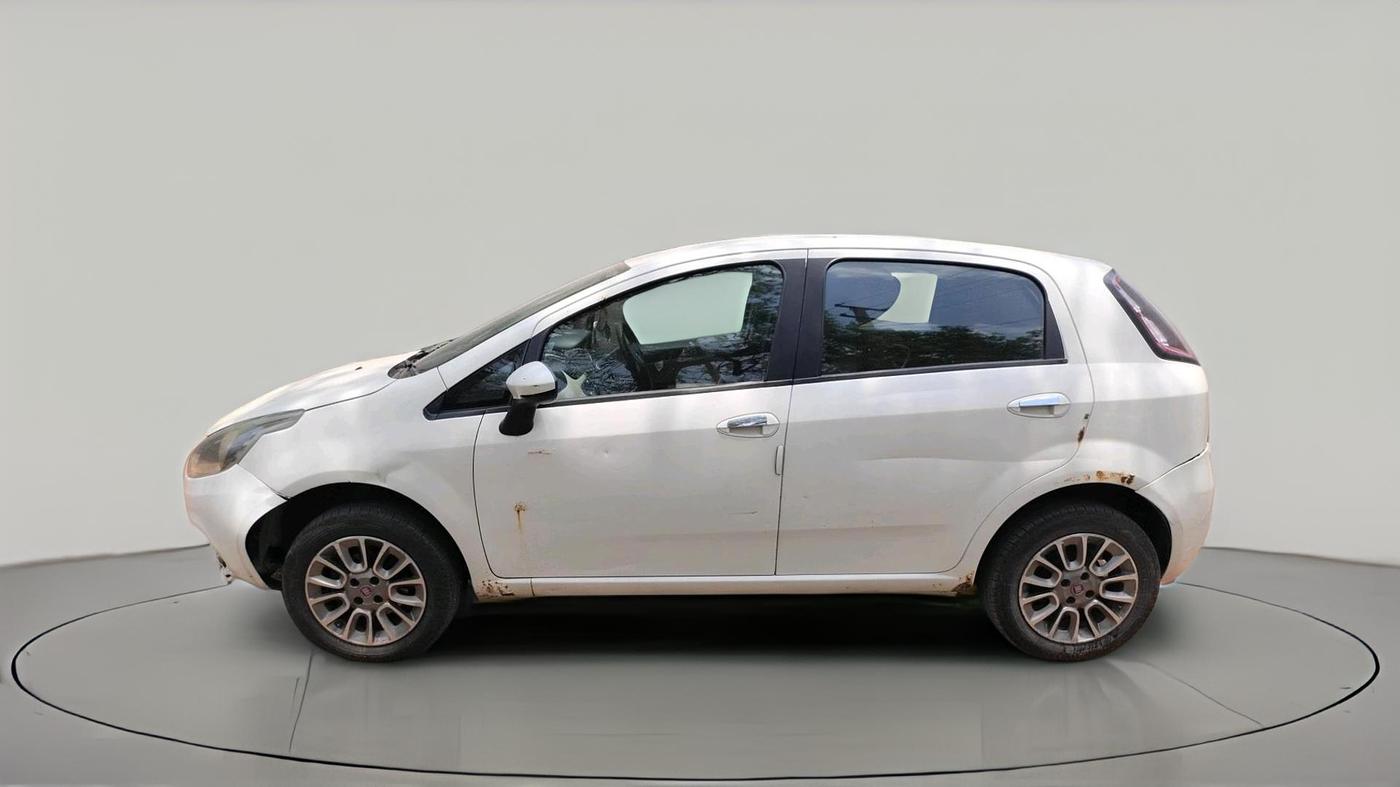 2016 Fiat Punto EVO EMOTION 1.3 MULTIJET, Diesel, Manual, 2,14,575 km, exterior