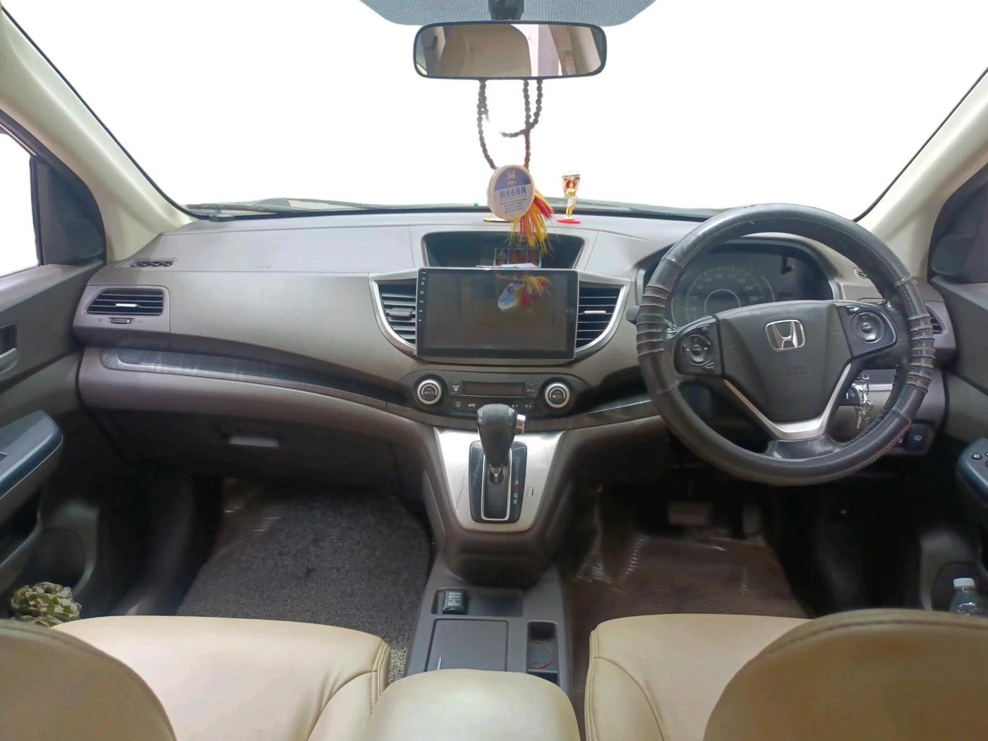 2013 Honda CRV 2.4L 2WD AT, CNG, Automatic, 1,25,236 km, interior