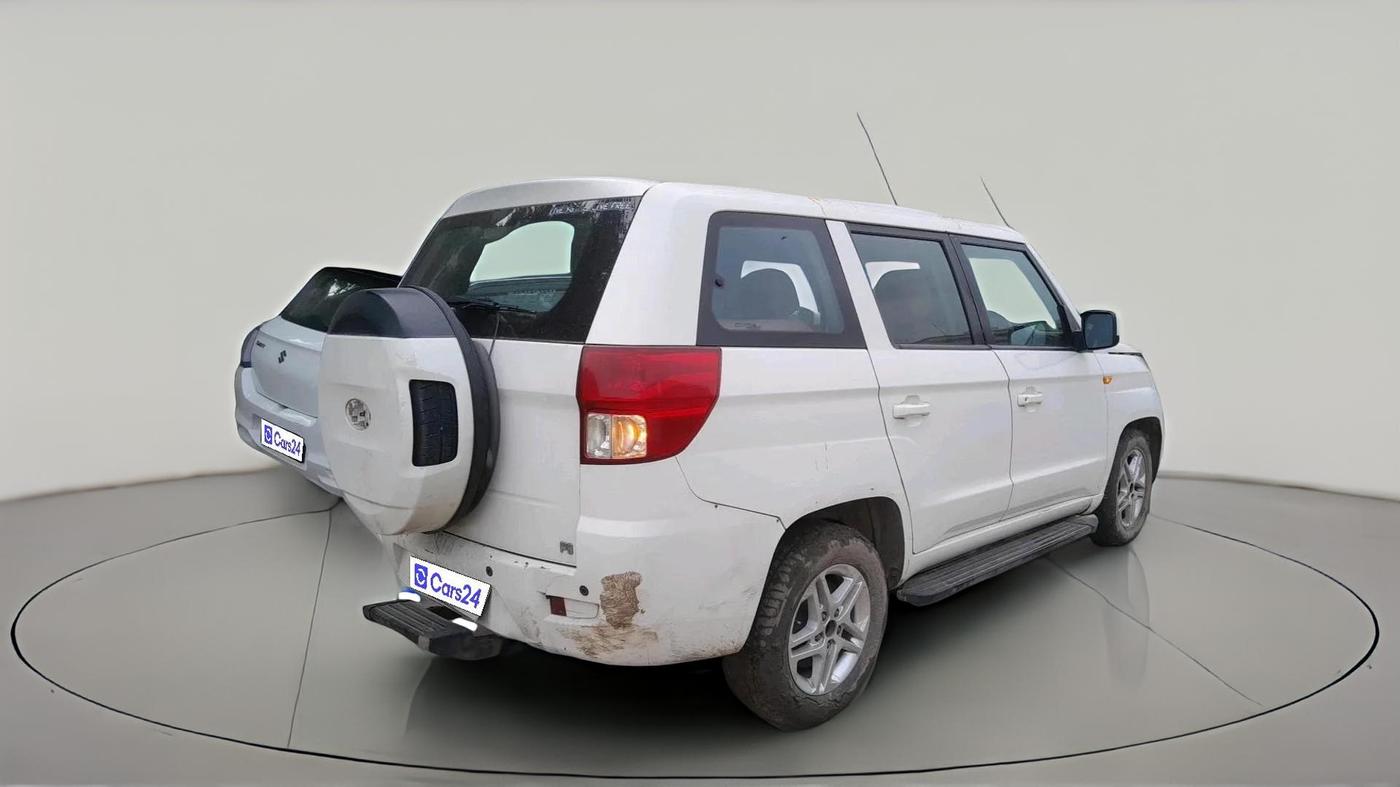 2018 Mahindra TUV 300 PLUS P8, Diesel, Manual, 1,10,466 km, exterior