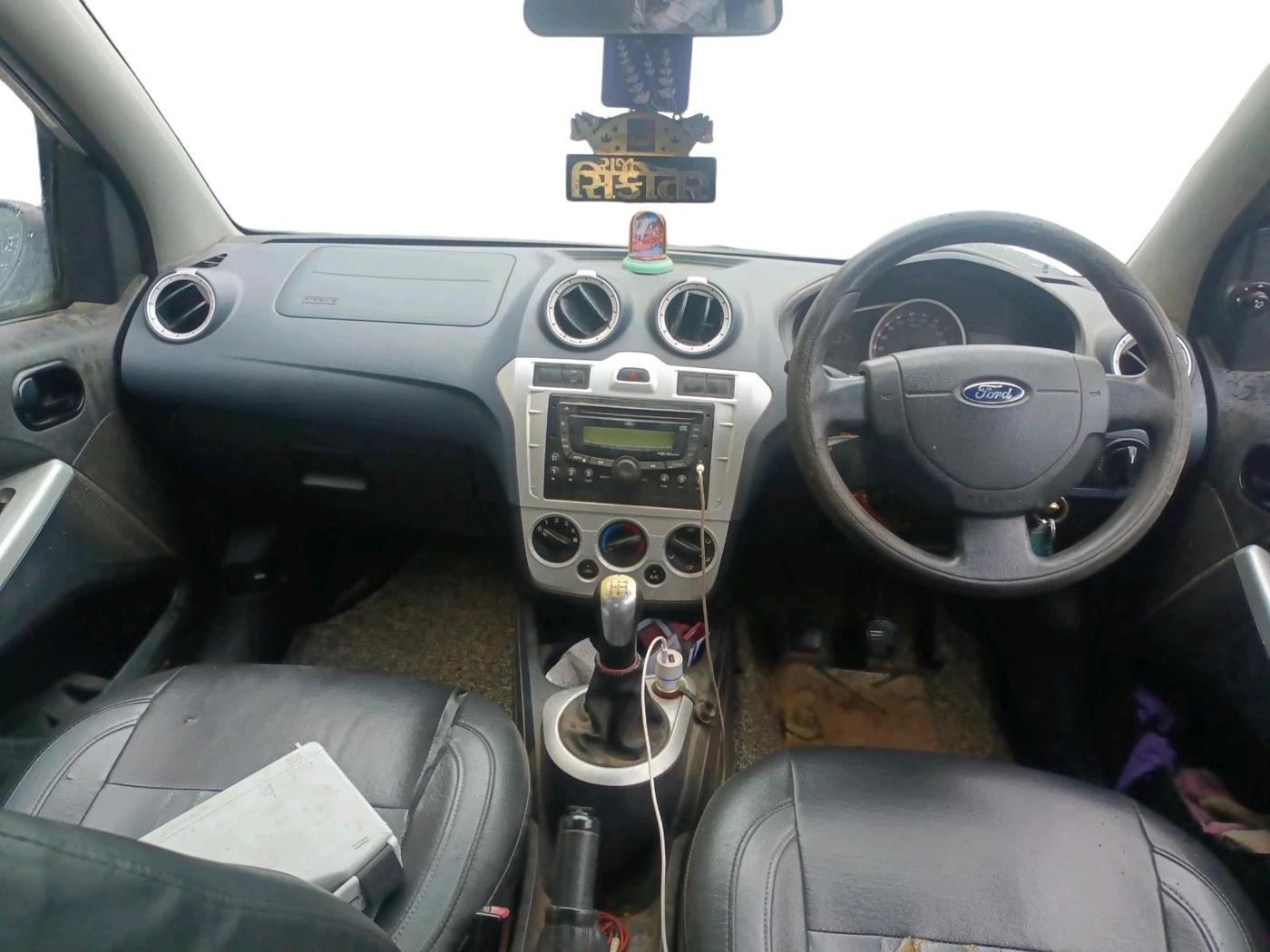 2013 Ford Figo TITANIUM 1.4 DIESEL, Diesel, Manual, 1,58,361 km, interior