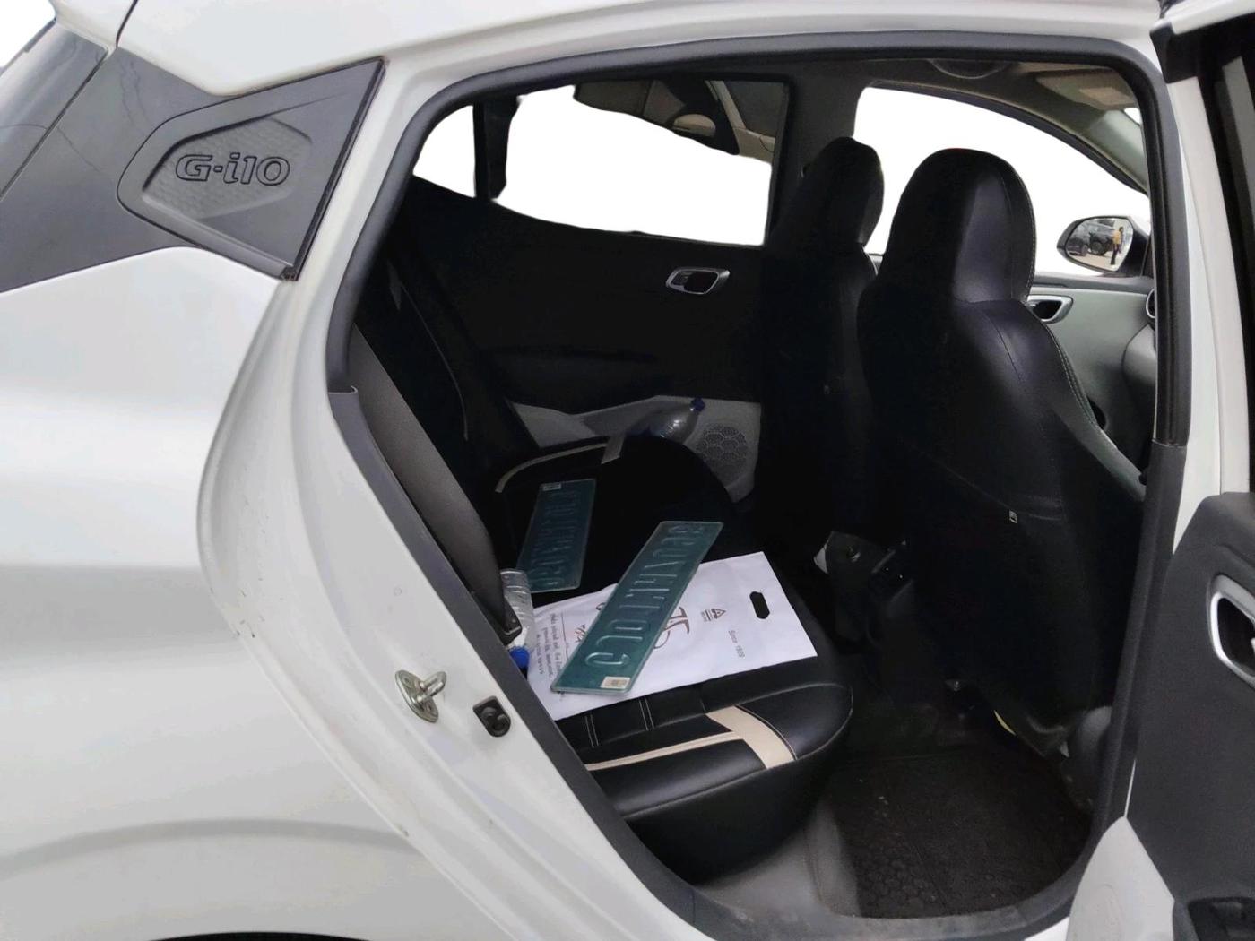 2023 Hyundai GRAND I10 NIOS SPORTZ 1.2 KAPPA VTVT, Petrol, Manual, 25,306 km, interior