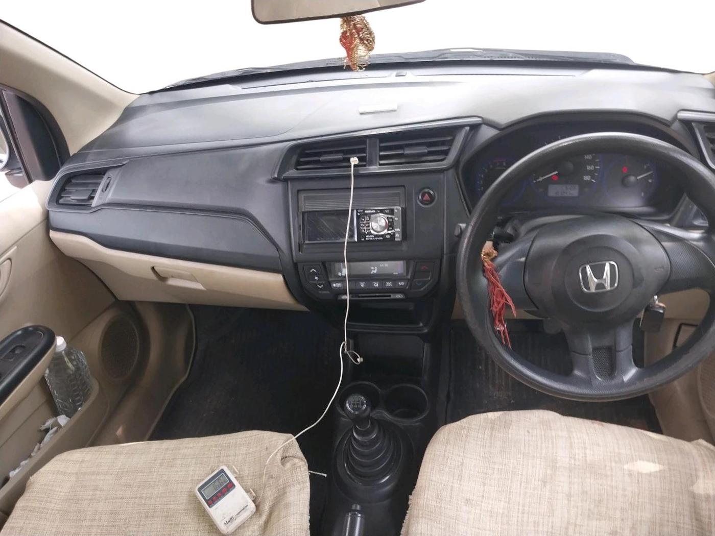 2016 Honda Amaze 1.2L I-VTEC E, CNG, Manual, 1,01,241 km, interior