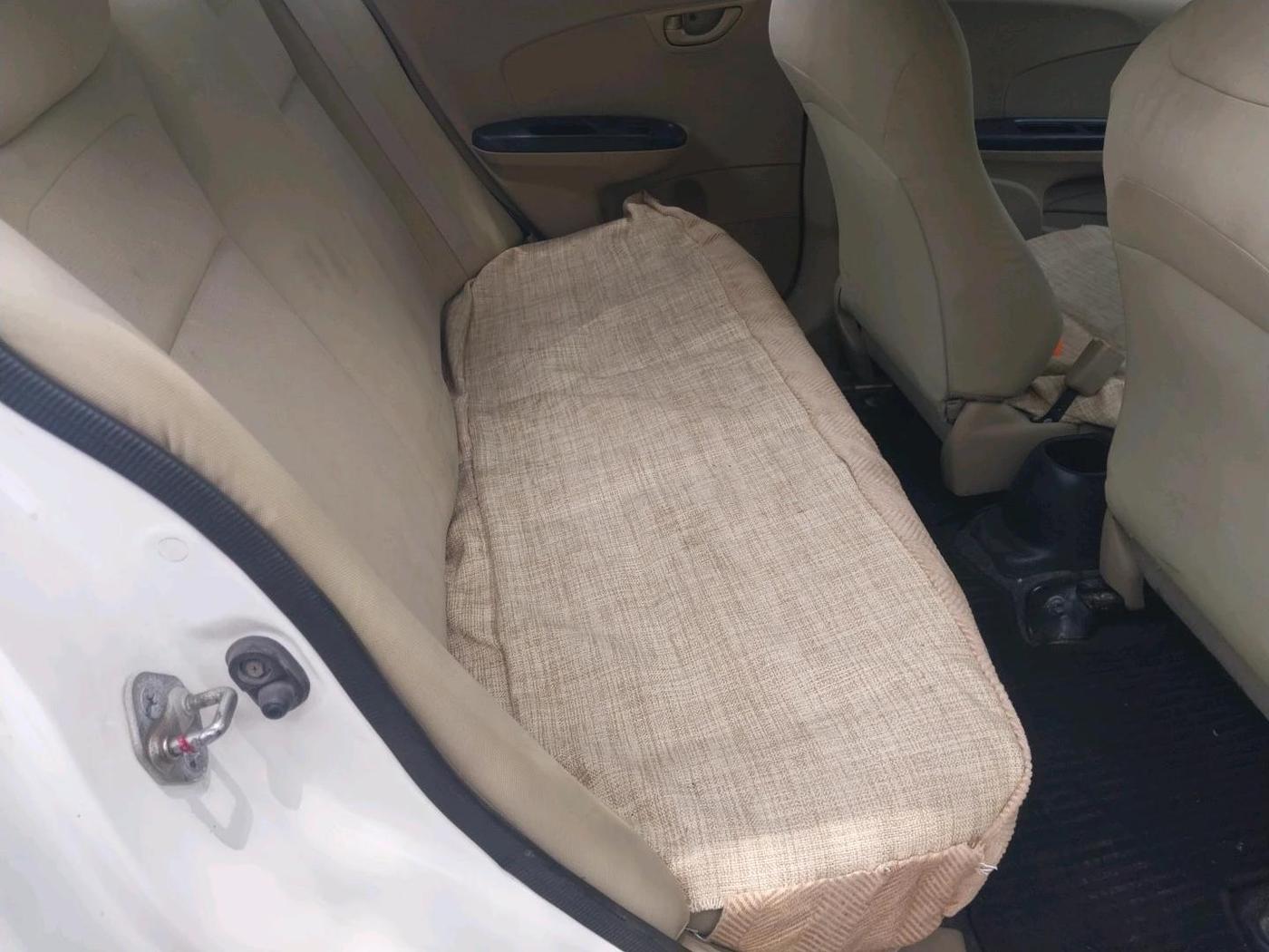 2016 Honda Amaze 1.2L I-VTEC E, CNG, Manual, 1,01,241 km, interior