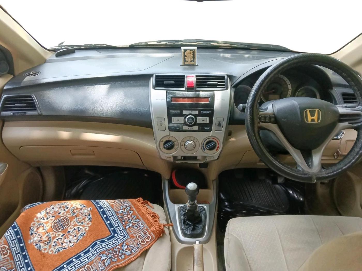 2011 Honda City 1.5L I-VTEC V MT, CNG, Manual, 1,25,659 km, interior