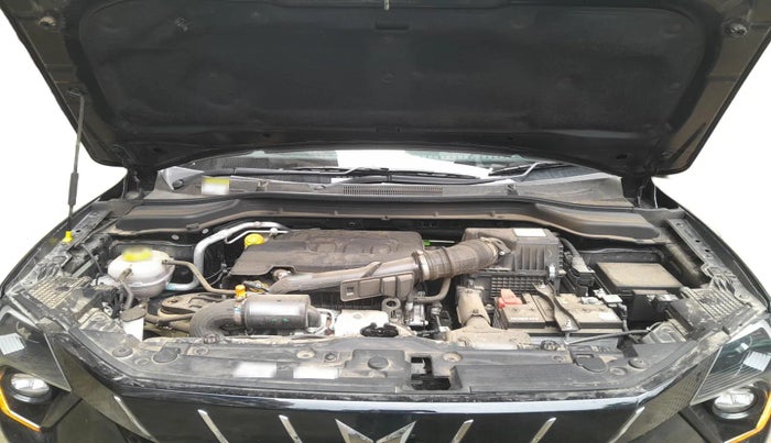 2024 Mahindra XUV 3XO MX2 Pro 1.2 L TCMPFi, Petrol, Manual, 3,300 km, exterior