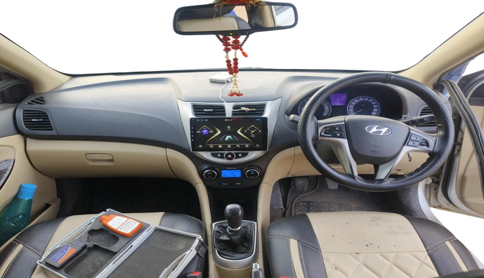 2013 Hyundai Verna FLUIDIC 1.6 CRDI SX, Diesel, Manual, 95,604 km, interior