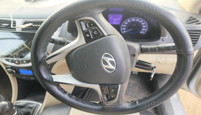 2013 Hyundai Verna FLUIDIC 1.6 CRDI SX, Diesel, Manual, 95,604 km, interior